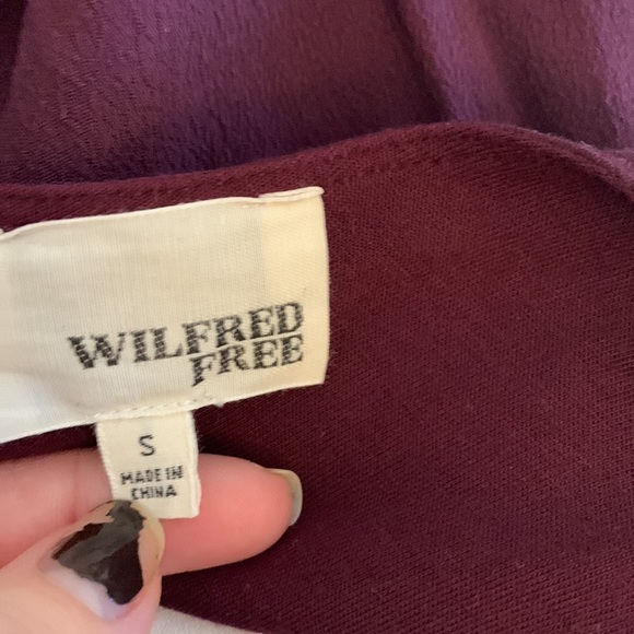 Maroon v-neck blouse with tie back - Picture 3 of 5